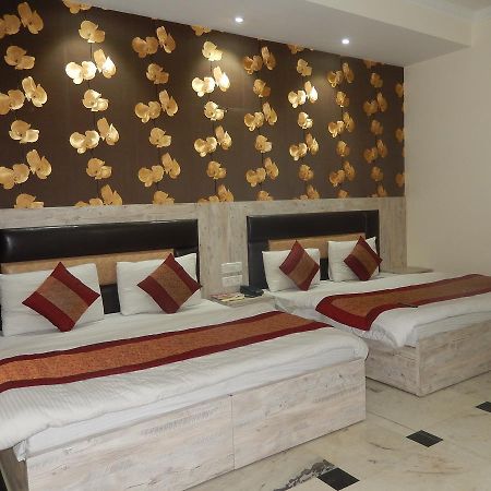 A New Delhi Hotel Orchid Garden Bagian luar foto