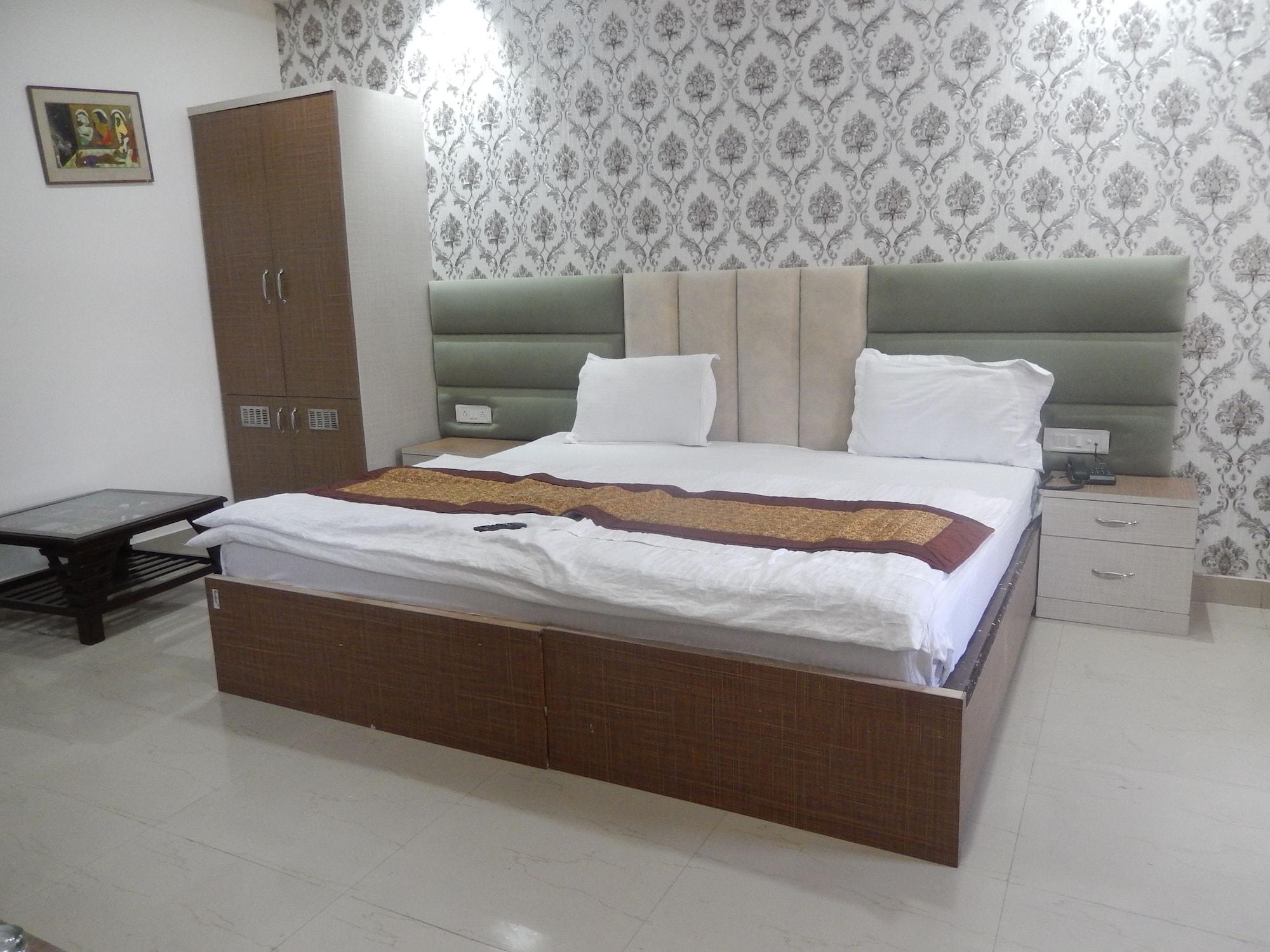 A New Delhi Hotel Orchid Garden Bagian luar foto