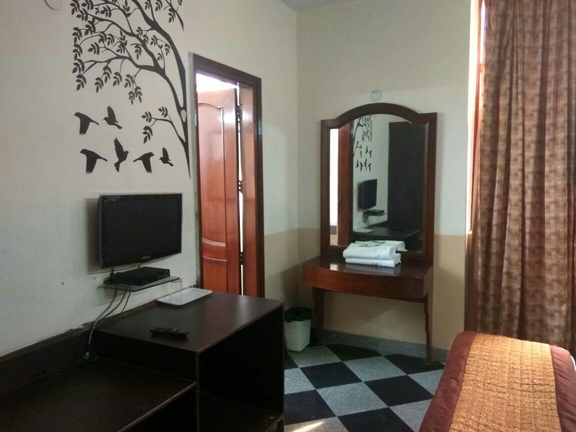 A New Delhi Hotel Orchid Garden Bagian luar foto