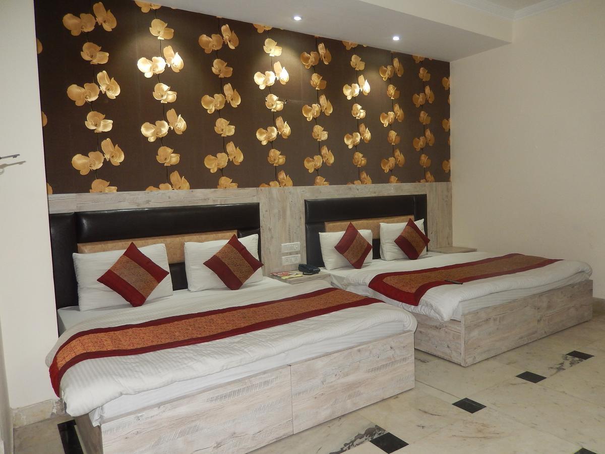A New Delhi Hotel Orchid Garden Bagian luar foto