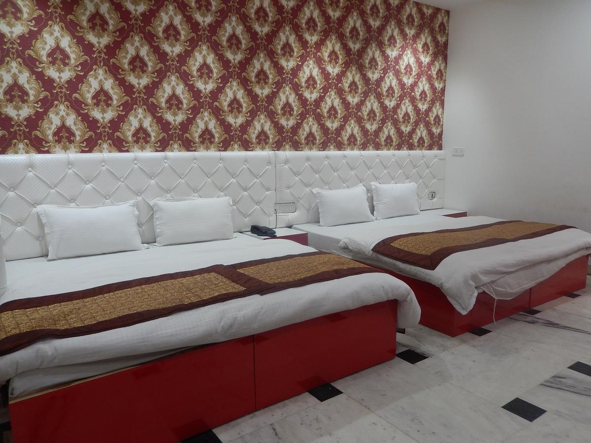 A New Delhi Hotel Orchid Garden Bagian luar foto