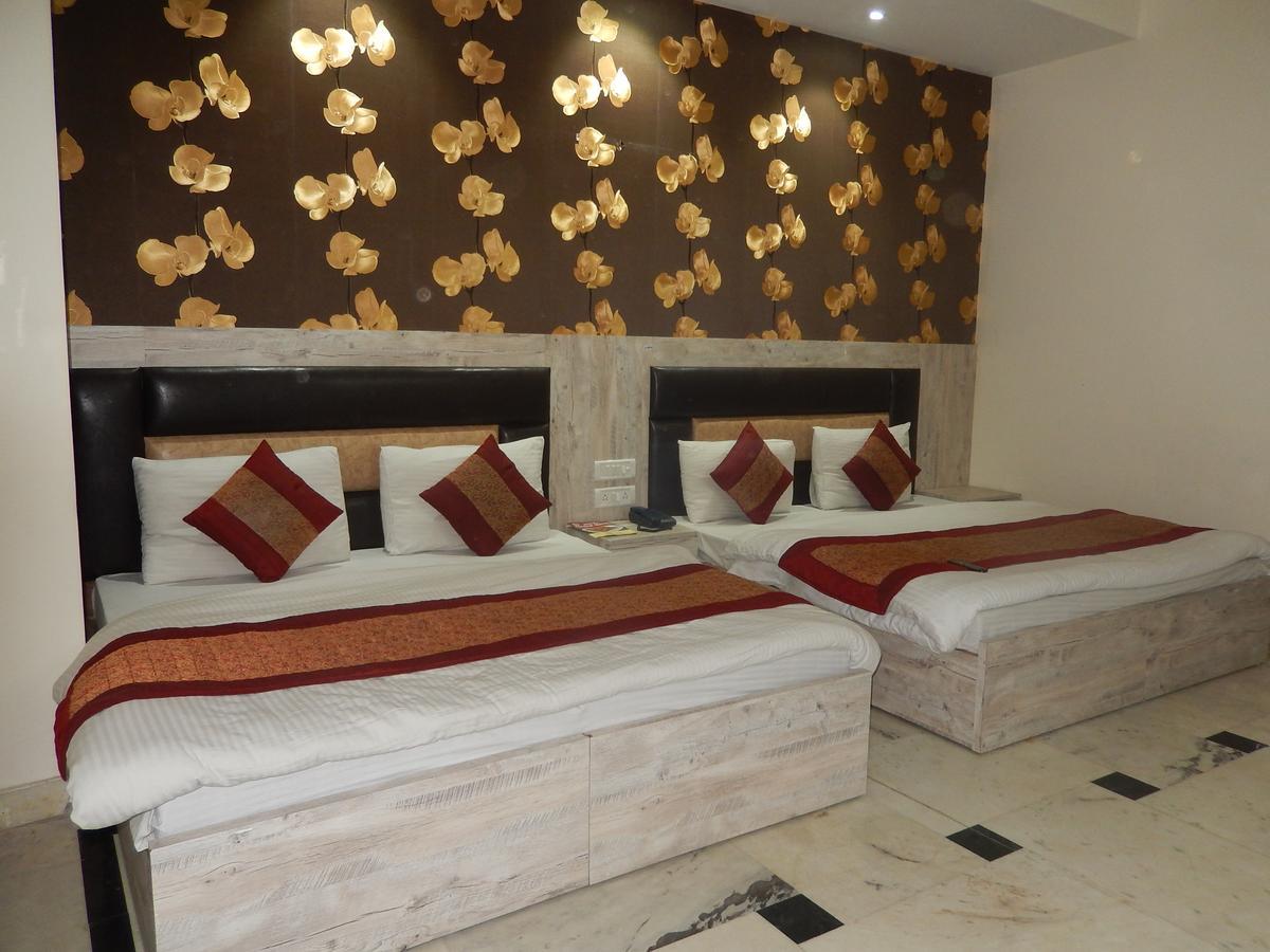 A New Delhi Hotel Orchid Garden Bagian luar foto